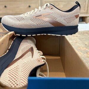 Women's Brooks Revel 5